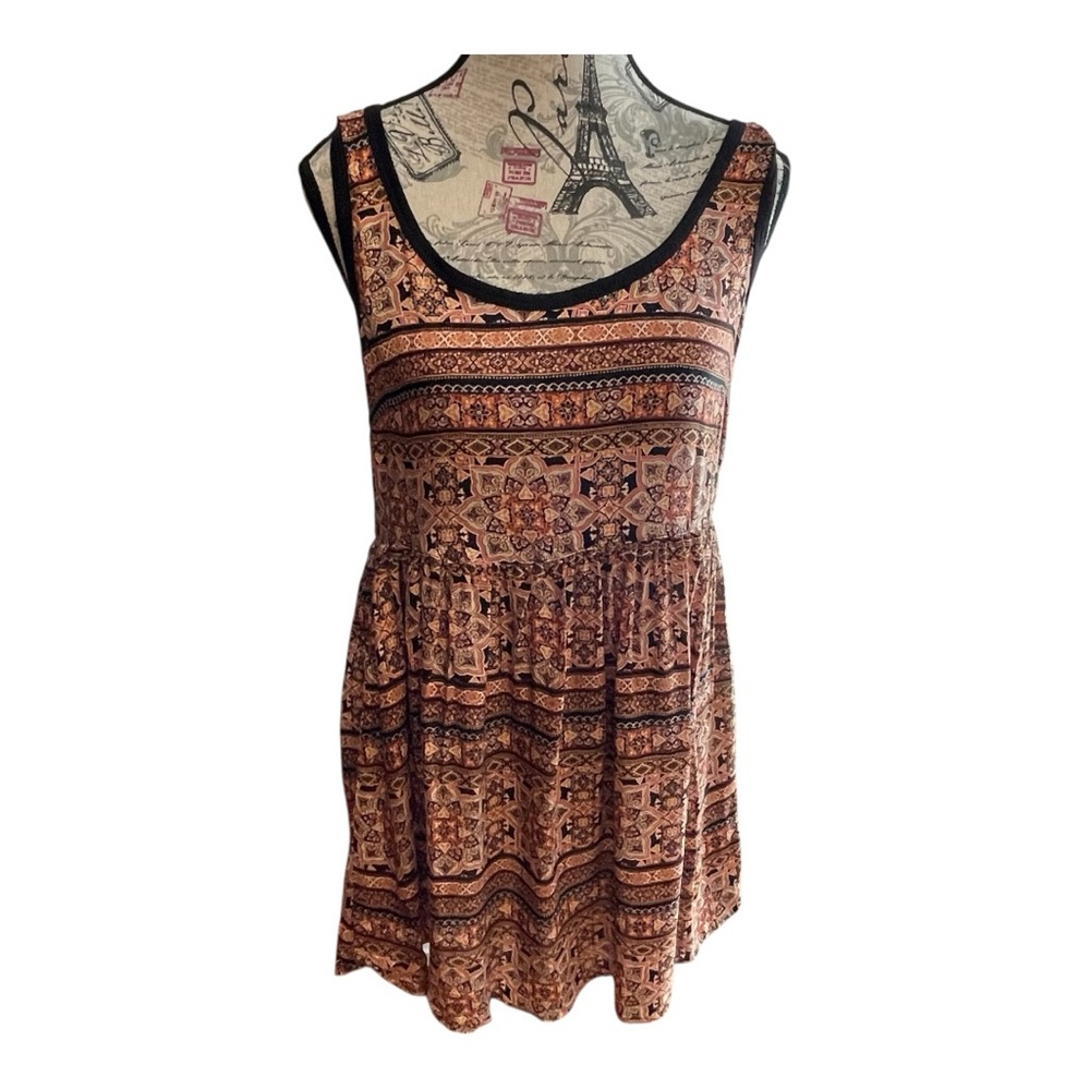 Love By Design Geometric Pattern Tank Top
